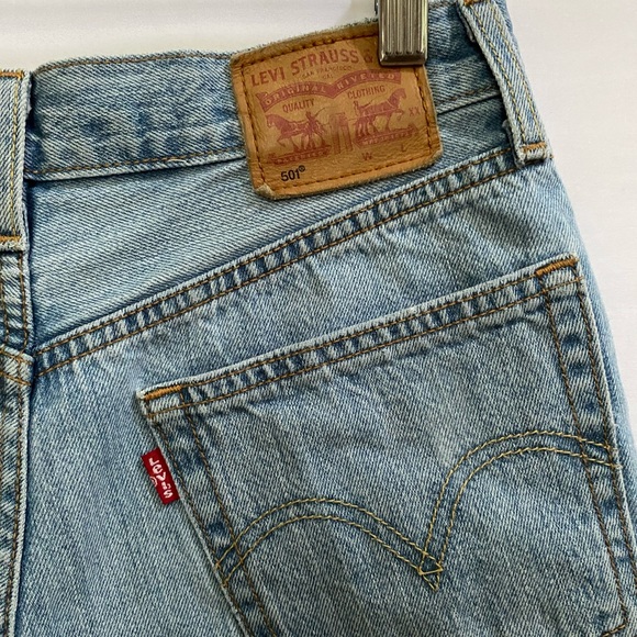 Levi’s 501 Shorts - Picture 6 of 8